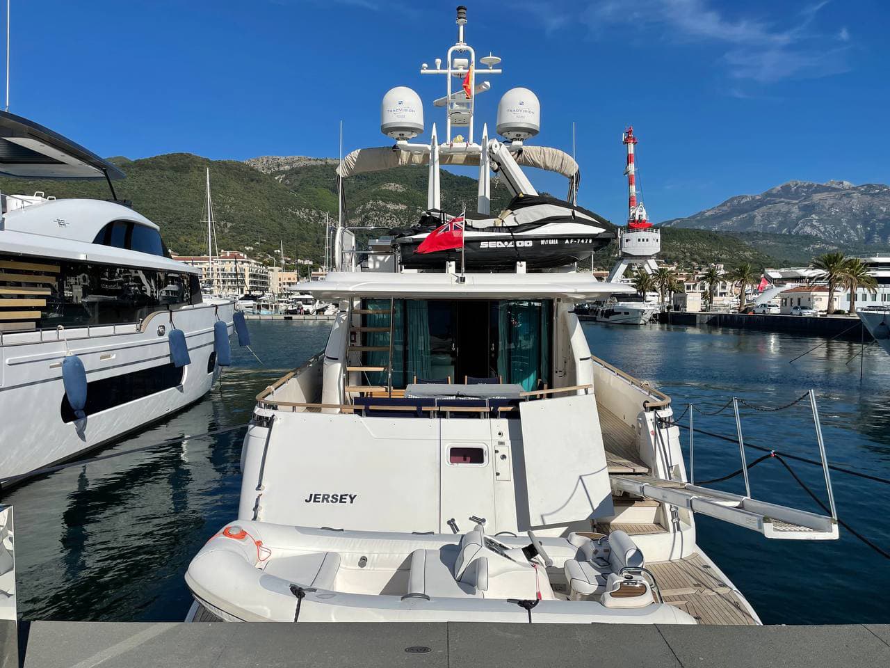Fairline Squadron 78 view 4