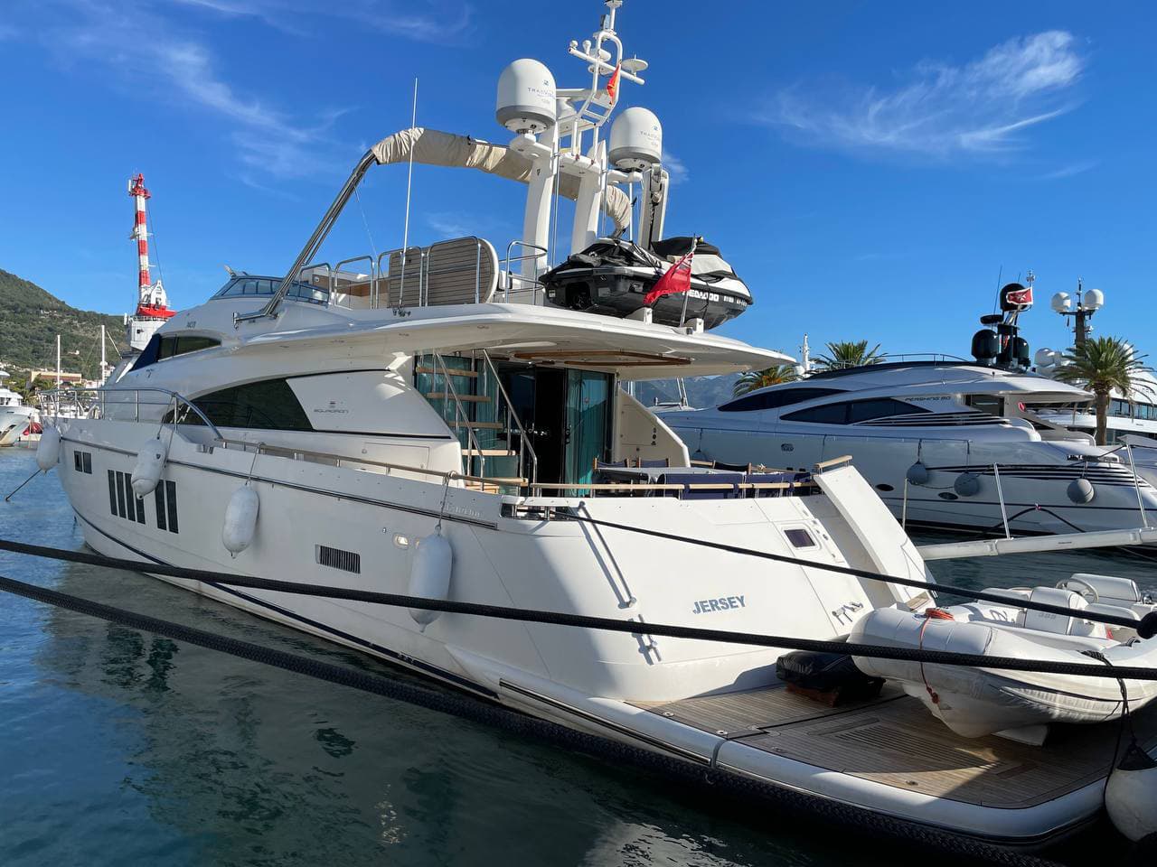 Fairline Squadron 78 view 9
