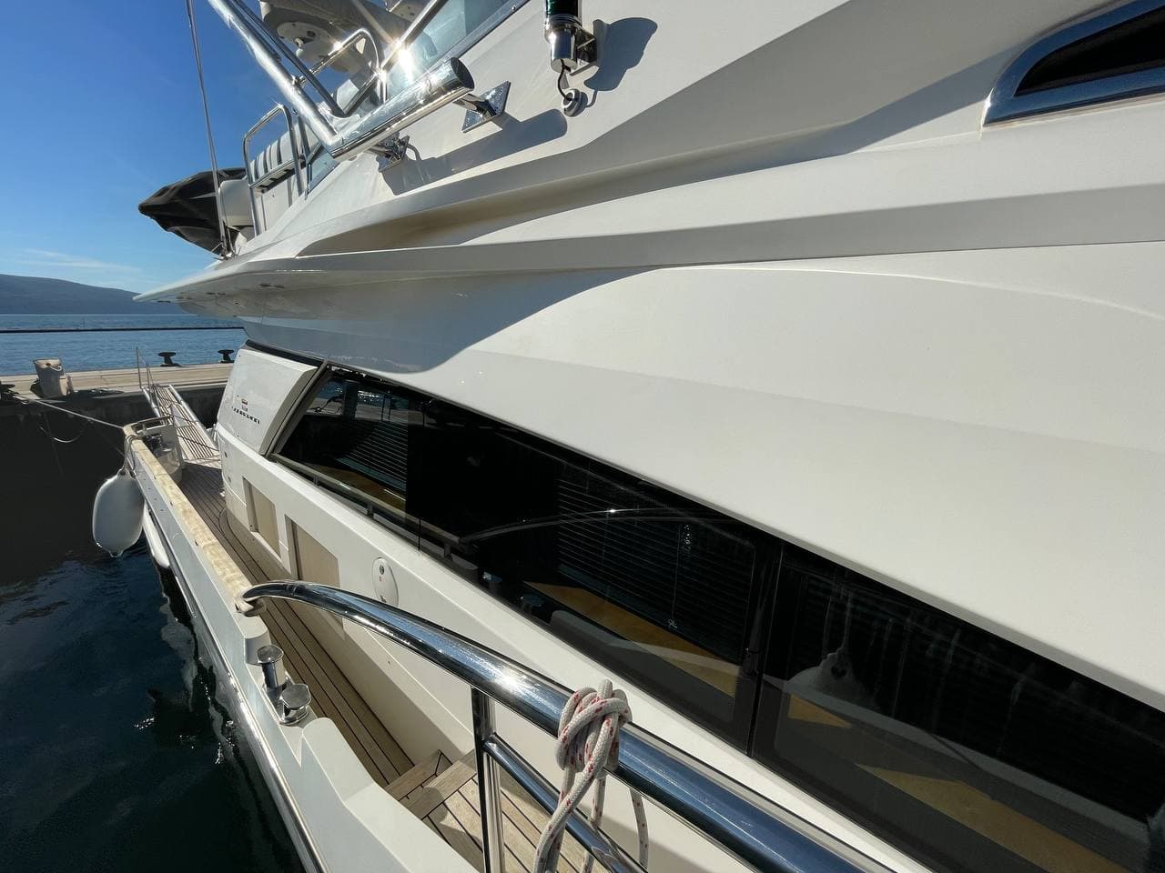 Fairline Squadron 78 view 33