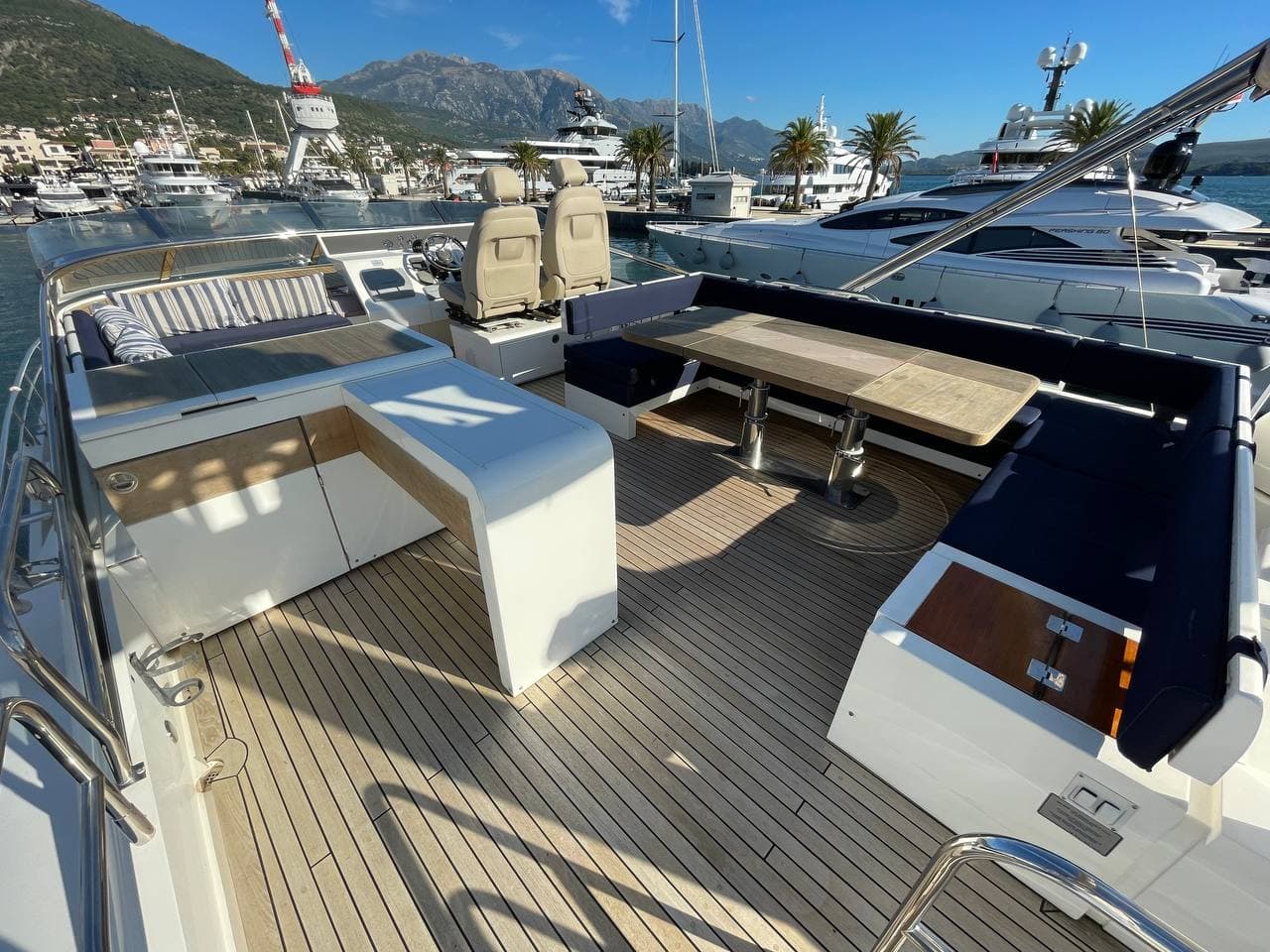 Fairline Squadron 78 view 37