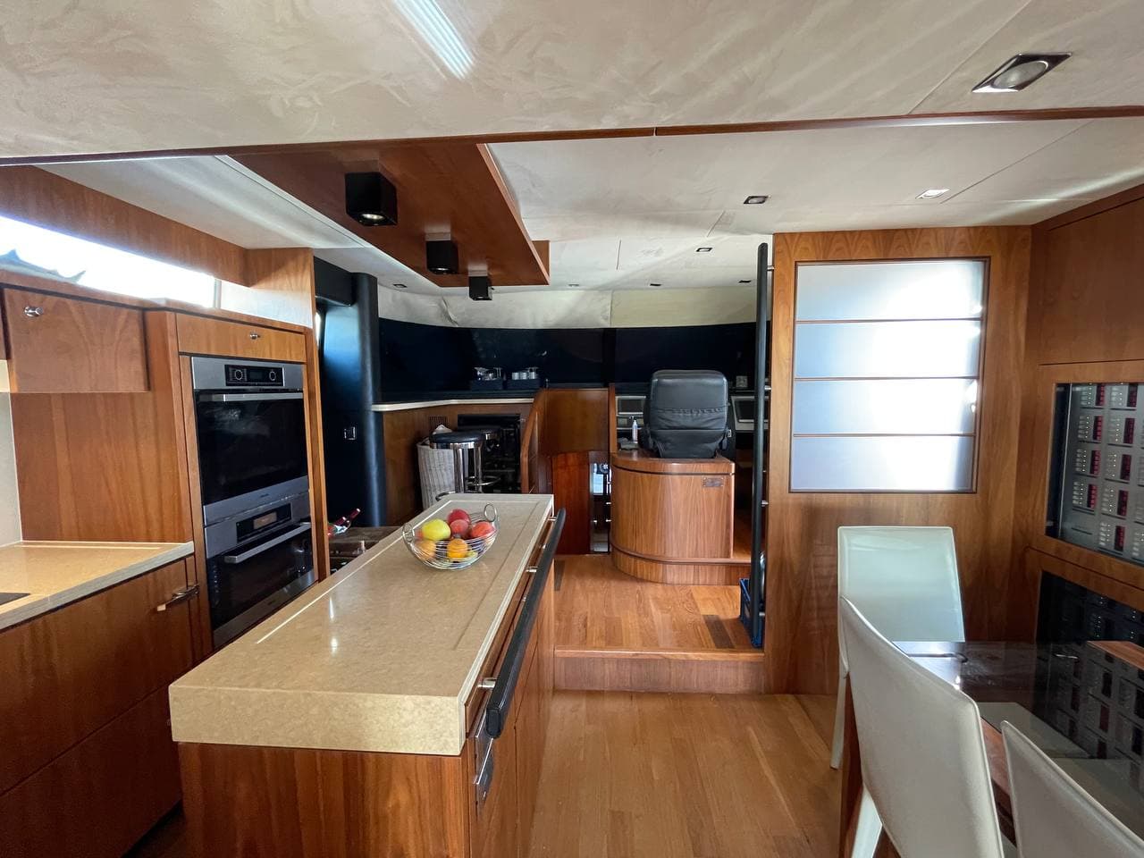 Fairline Squadron 78 view 55