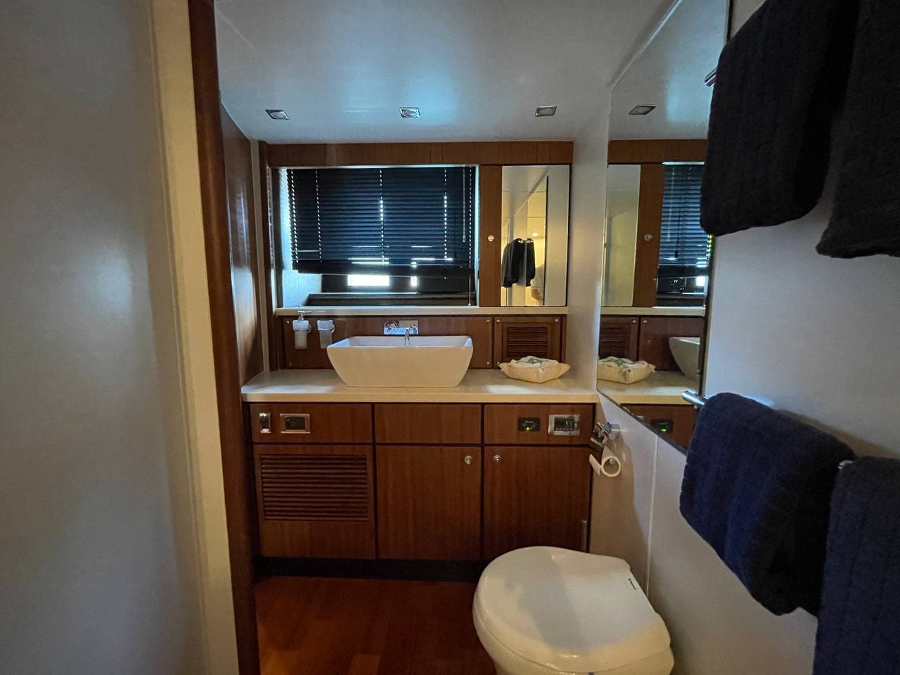 Fairline Squadron 78 view 90