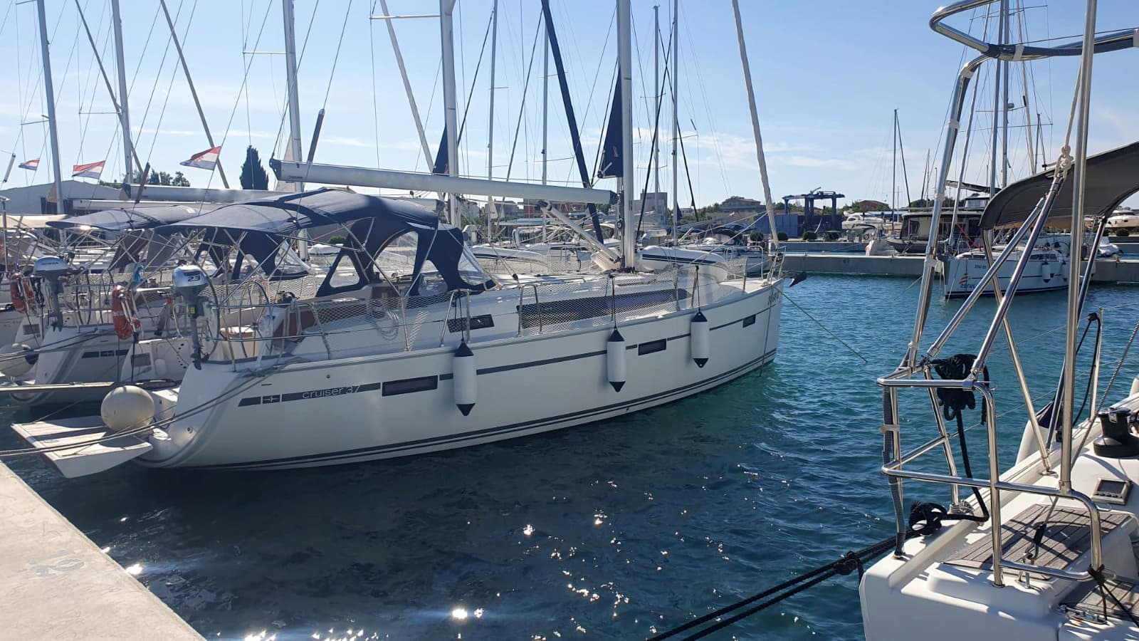 Bavaria Cruiser 37