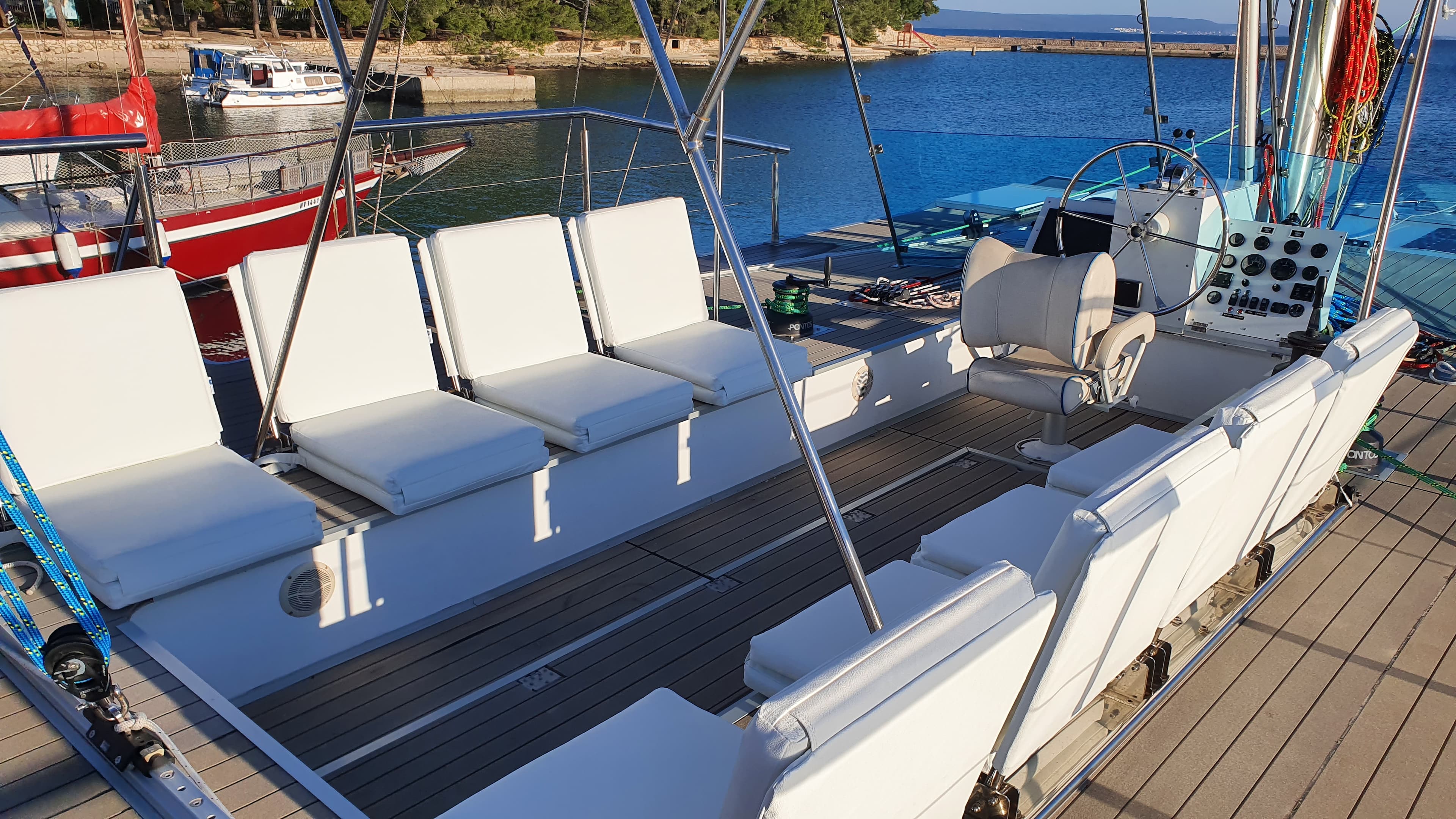 UPWIND 50 ECO view 6