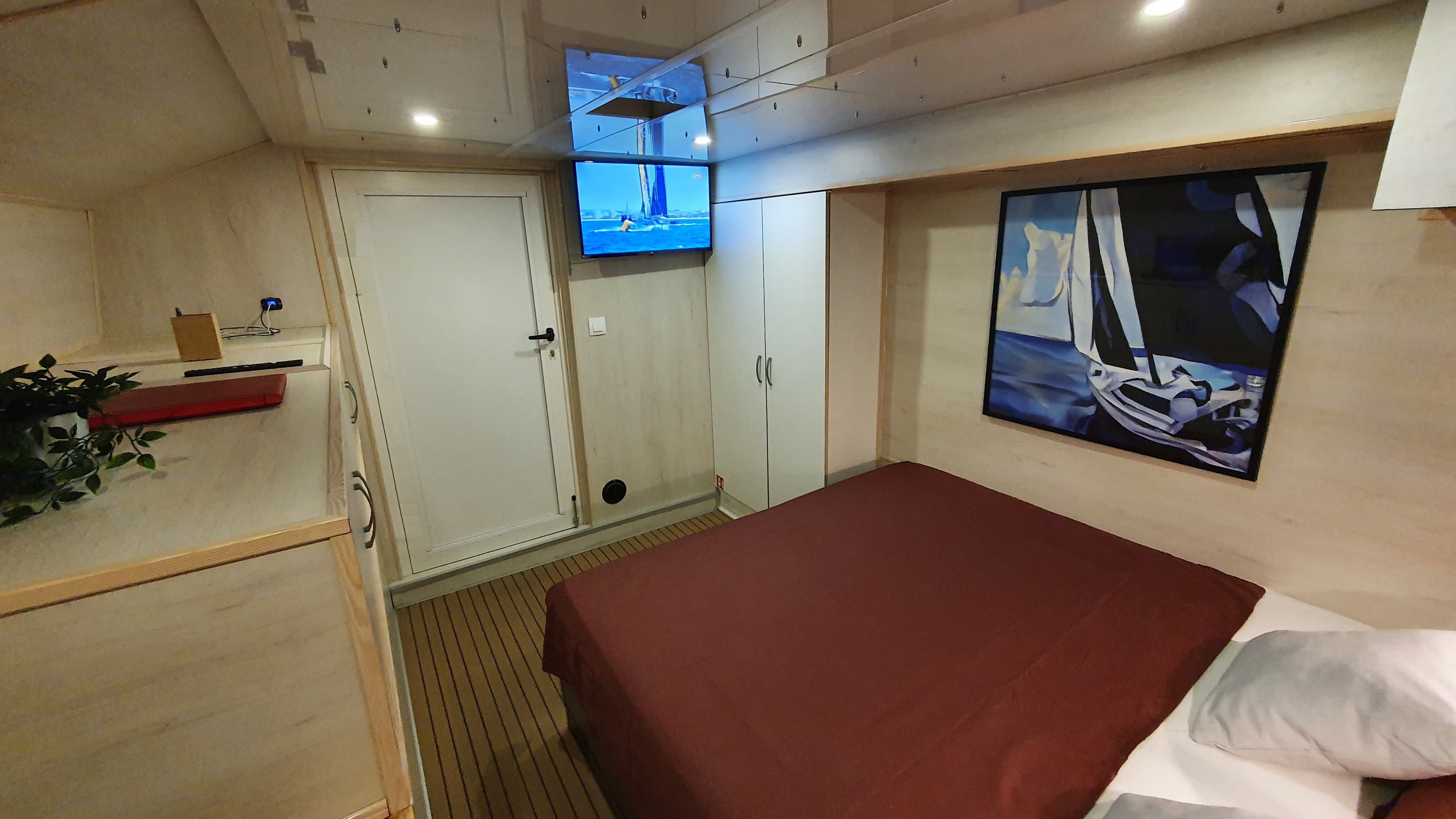 UPWIND 50 ECO view 13