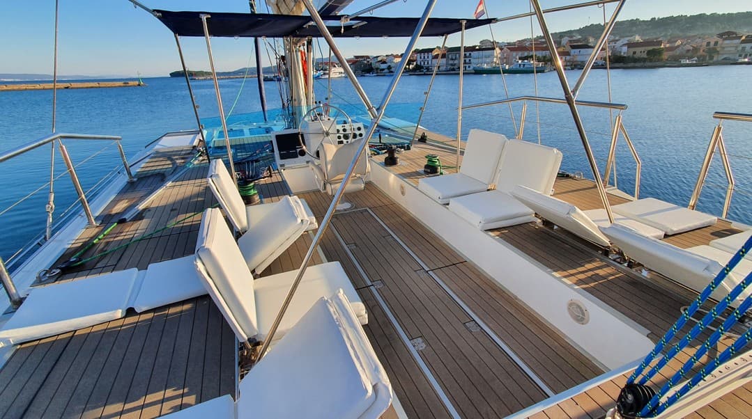 UPWIND 50 ECO view 7
