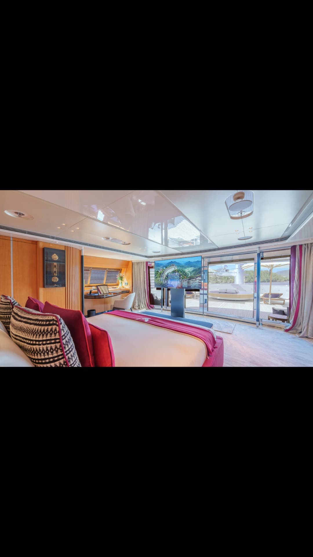 MALTESE FALCON view 37