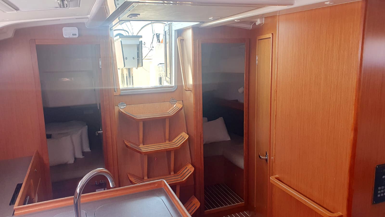 Bavaria Cruiser 37 view 11