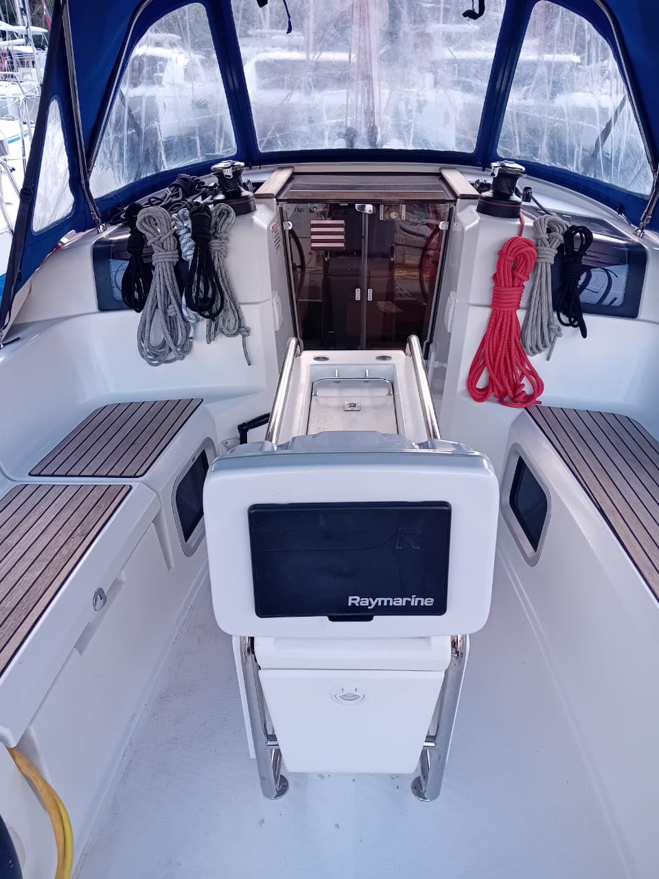 Jeanneau Sun Odyssey 389 view 3