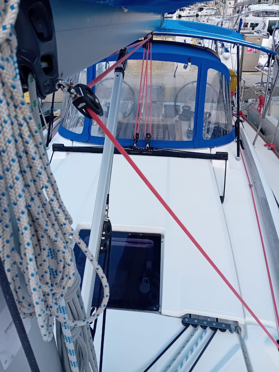 Jeanneau Sun Odyssey 389 view 15