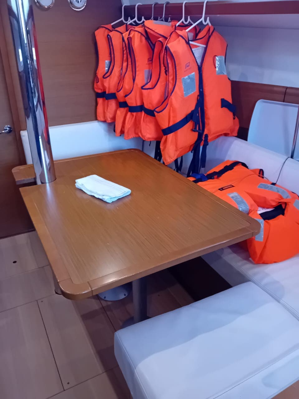 Jeanneau Sun Odyssey 389 view 21